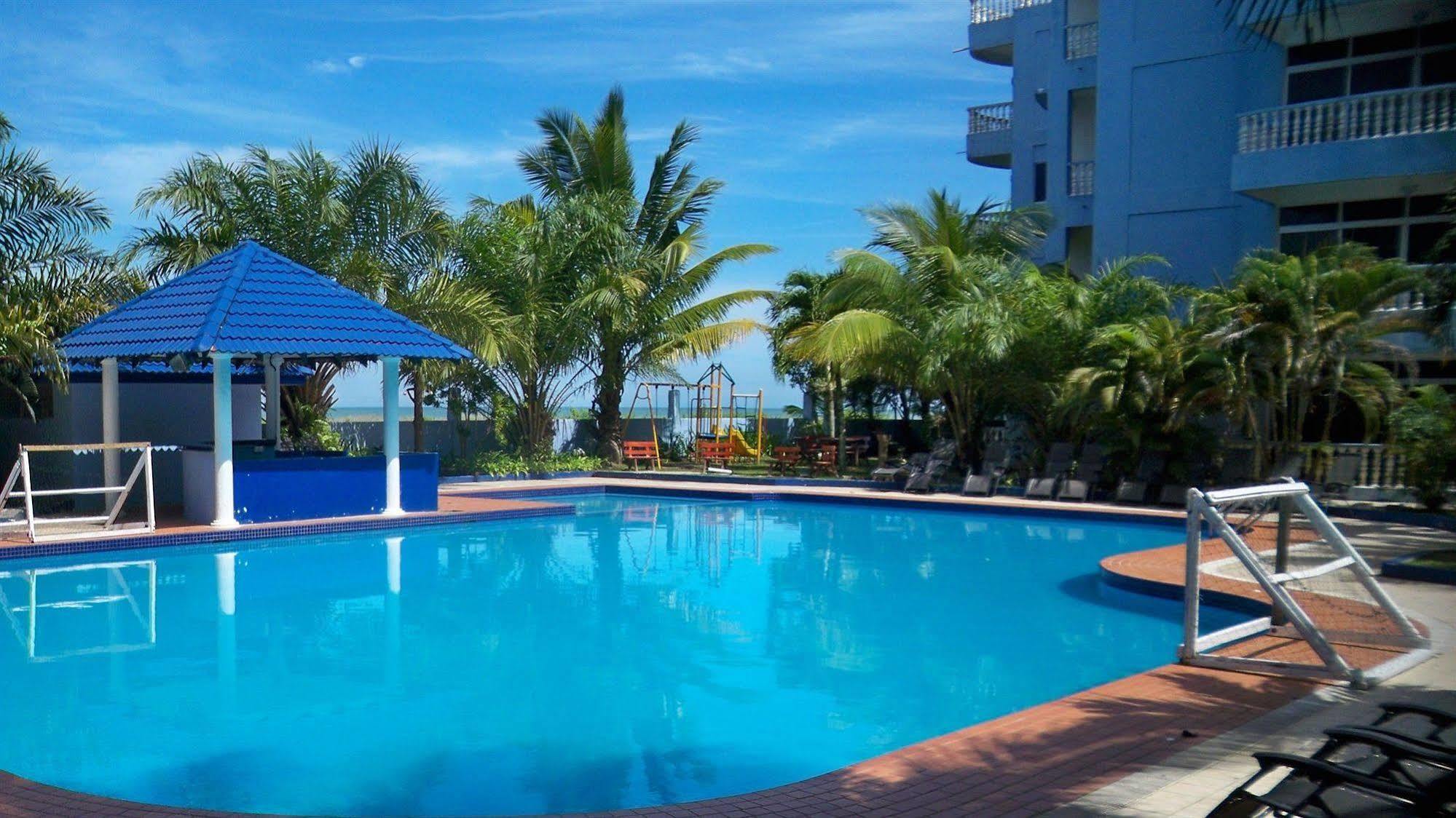 Sanctuary Resort - Apartment Hotel Чератинг Екстериор снимка